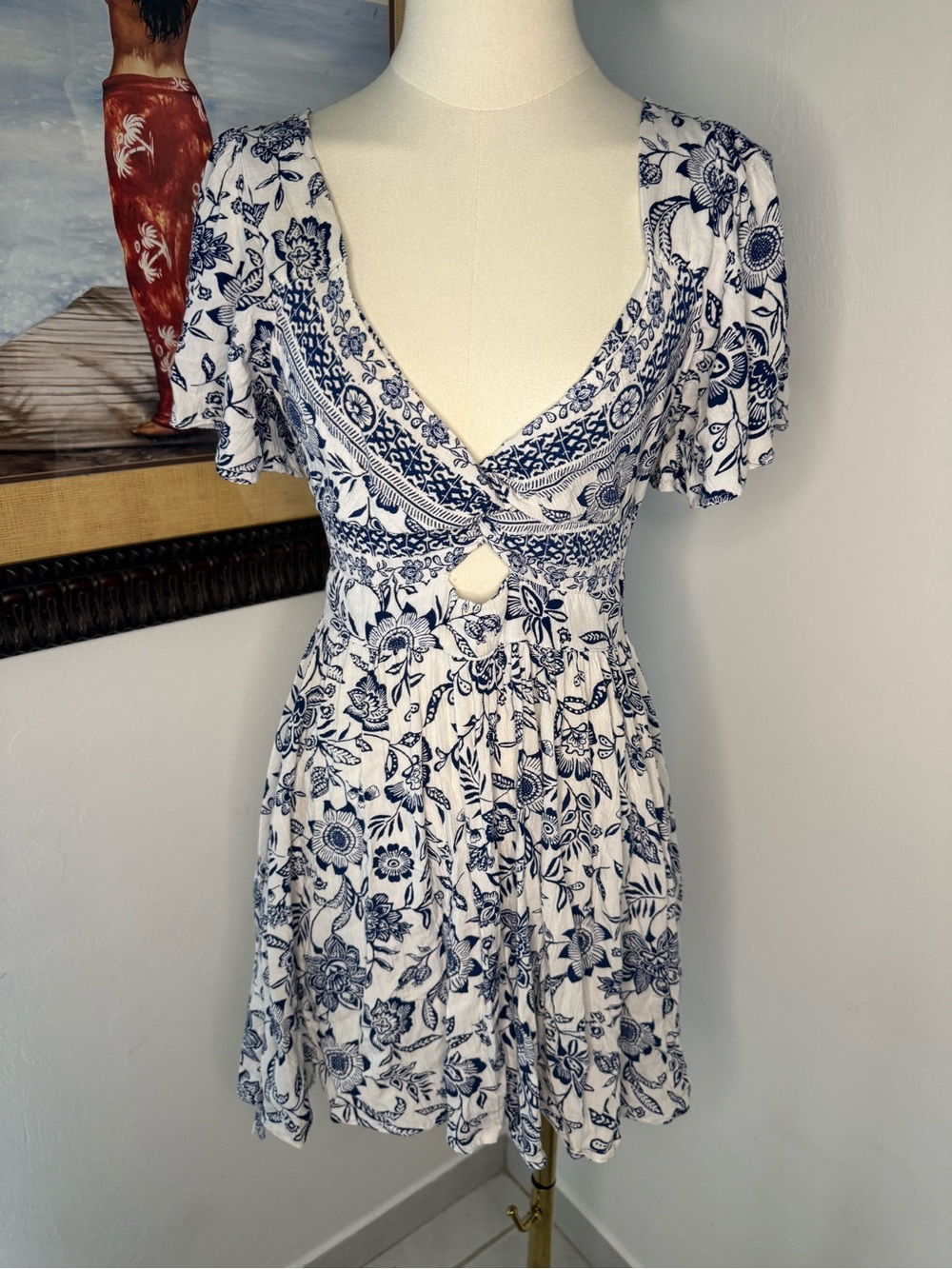 Angie White and Navy Floral Keyhole Mini Dress